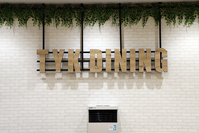 カンボジア、インドネシア、ハワイの活動で、学生たちは積極的に現地の人たちと交流 カンボジア、インドネシア、ハワイの活動で、学生たちは積極的に現地の人たちと交流