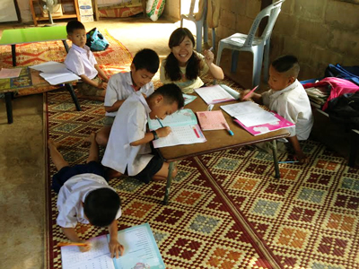 チェンライの村人が運営しているノンフォーマルスクールで体験学習 チェンライの村人が運営しているノンフォーマルスクールで体験学習