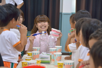 幼稚園で行っている健康教育指導の様子 幼稚園で行っている健康教育指導の様子