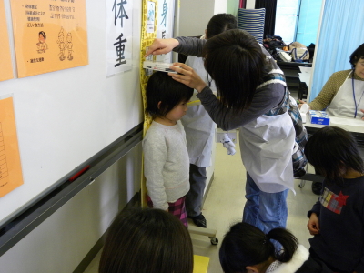 幼稚園で行っている健康教育指導の様子 幼稚園で行っている健康教育指導の様子