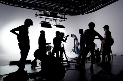 1号館スタジオで学ぶ学生たち 1号館スタジオで学ぶ学生たち