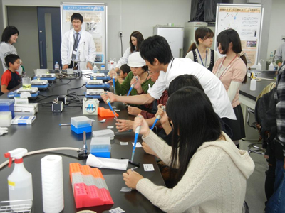 自学用スペース「マイラボ」で行われた講義の様子 自学用スペース「マイラボ」で行われた講義の様子