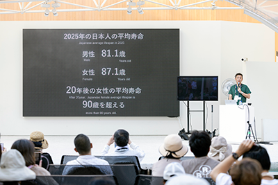 工藤慎太郎所長による説明の様子 工藤慎太郎所長による説明の様子