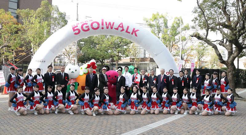 防災ウオークを実施(校内のスタート・ゴール地点) 防災ウオークを実施(校内のスタート・ゴール地点)