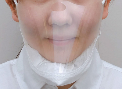 特殊な透明マスク「ルカミィ」使用の様子