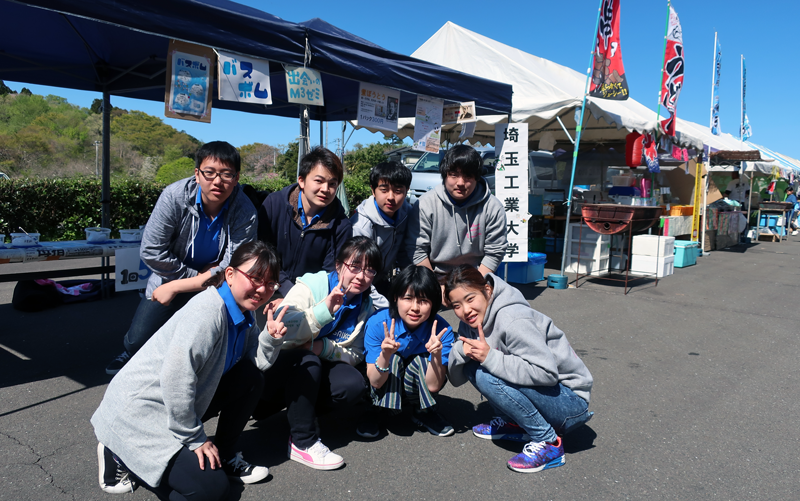 学生が支援活動に参加