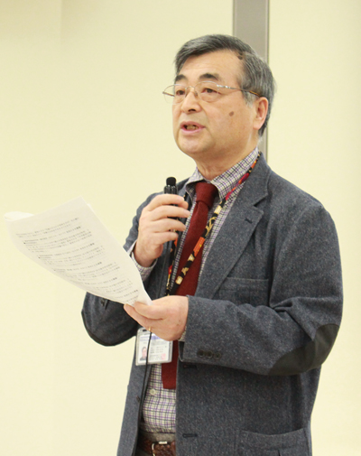 本学1年生を対象に「帝京学」を講義する土持ゲーリー法一教授