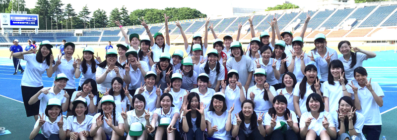 東京都障害者スポーツ大会でボランティア活動を行う本学学生