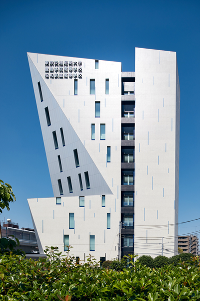 2018.4竣工の9階建て新校舎