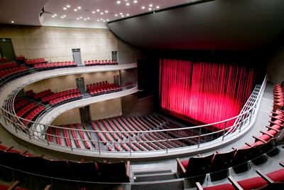 本格的な総合劇場テアトロ・ジーリオ・ショウワ 本格的な総合劇場テアトロ・ジーリオ・ショウワ