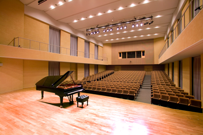 シューボックス型コンサートホールであるユリホール シューボックス型コンサートホールであるユリホール