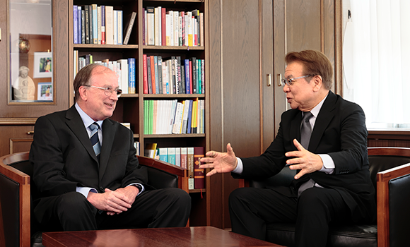 BILANC35私学の今「ロバート・キサラ先生」 BILANC35私学の今「ロバート・キサラ先生」